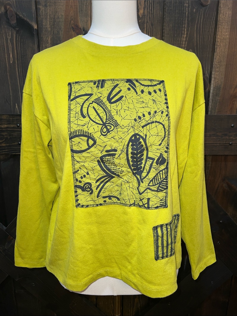 Vintage FR Sport Green Graphic Top M 90s Tibal Artsy Grunge Casual Streetwear